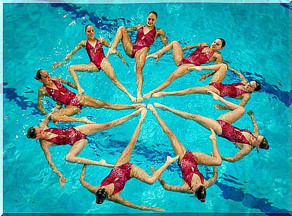 Synchronized swimming